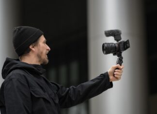 Sony Announces the World’s Lightest Compact Constant F4 Wide-Angle Power Zoom G Lens
