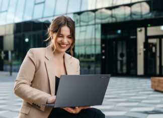 Acer Unveils Sub-1kg TravelMate P6 14 AI Business Laptop with New Acer Comfort Touch Design for Premium Luxury on the Move